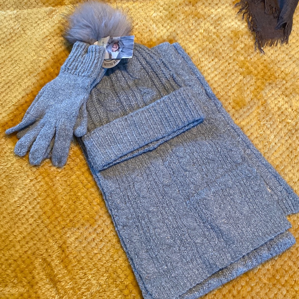 Charlie Paige Scarf/Hat/Glove Silver/Grey set